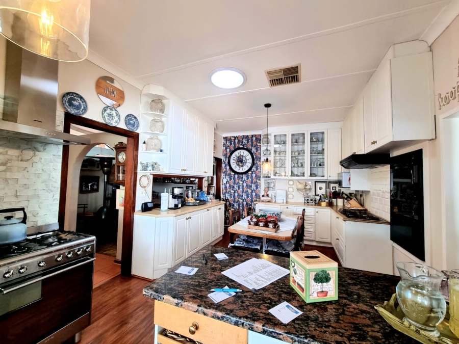 5 Bedroom Property for Sale in Monument Heights Northern Cape